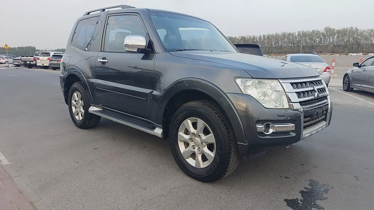 Mitsubishi Pajero Sport GLX 2016 GCC Specs