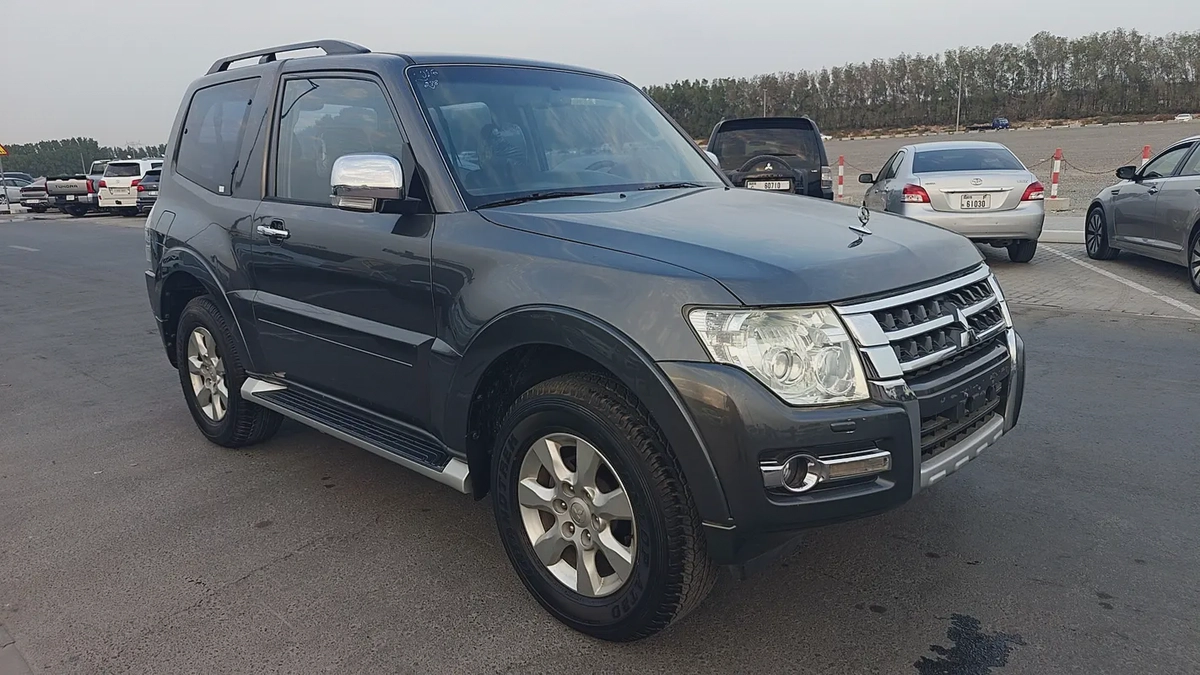 Mitsubishi Pajero Sport GLX 2016 GCC Specs-3-3