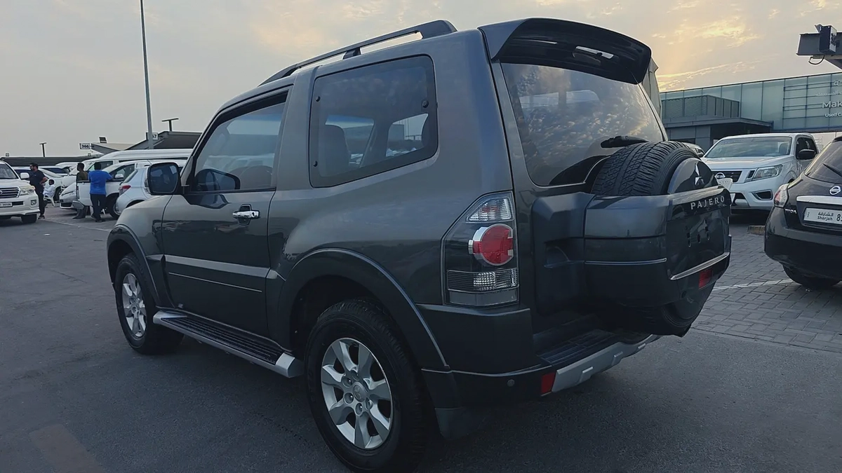 Mitsubishi Pajero Sport GLX 2016 GCC Specs-4-4