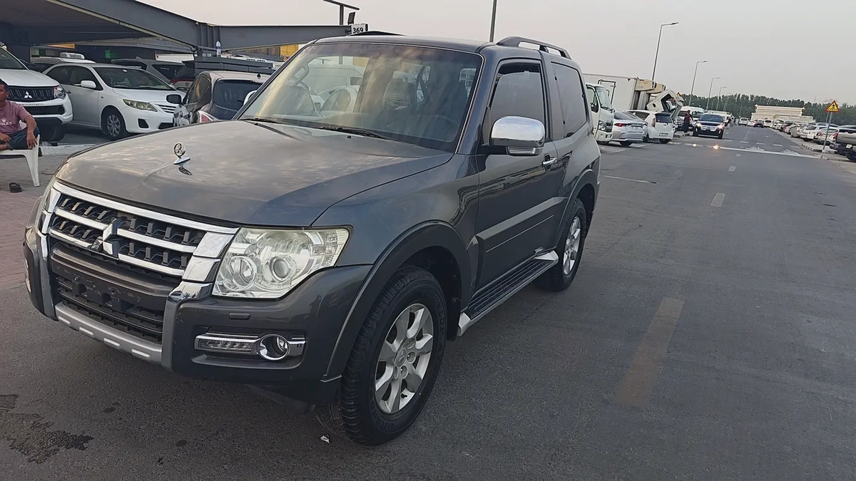Mitsubishi Pajero Sport GLX 2016 GCC Specs-8-8