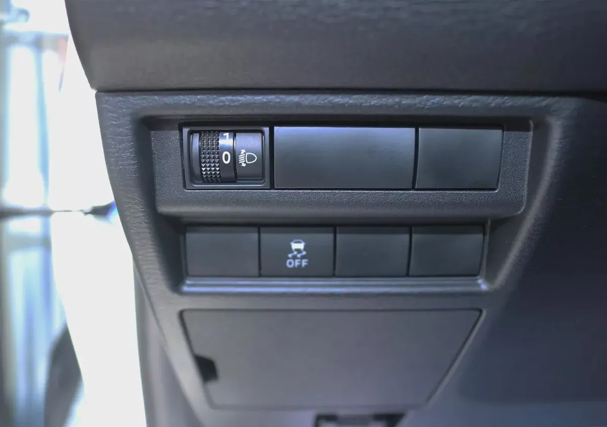 Mitsubishi L200 2026 MT Petrol GCC Specs Brand New-14-14