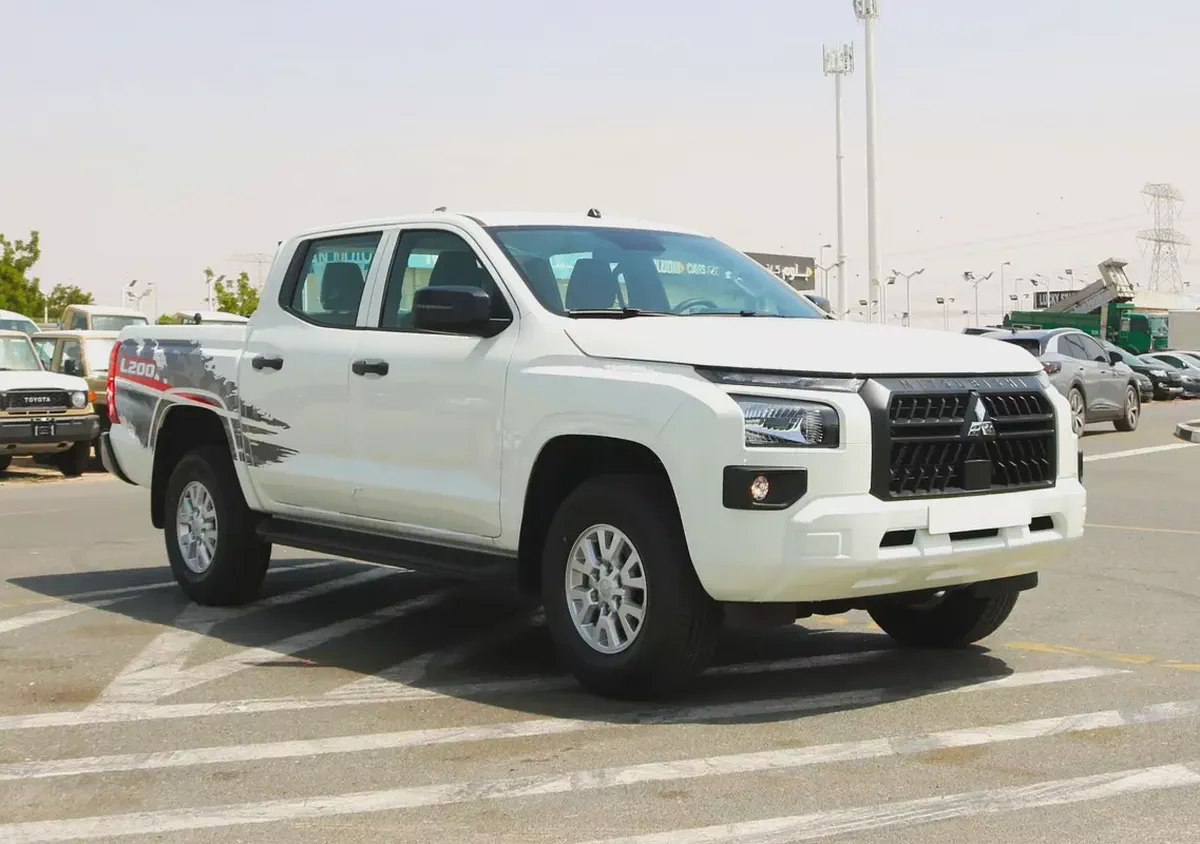 Mitsubishi L200 2026 MT Petrol GCC Specs Brand New-2-2