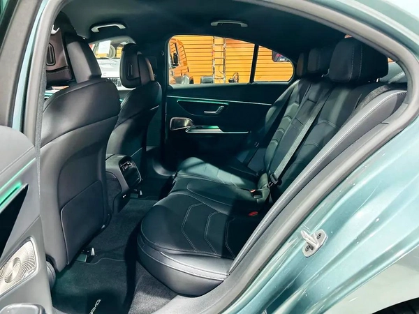 Mercedes-Benz E-Class E 300 PHEV HYBRID 2025 - European Specs