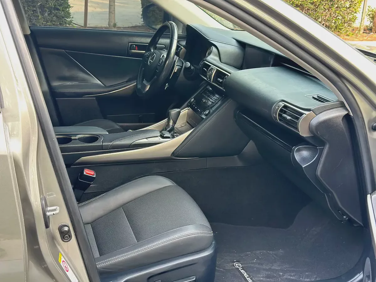 Lexus IS 250 - Premium Sedan - Clean Condition-5-5