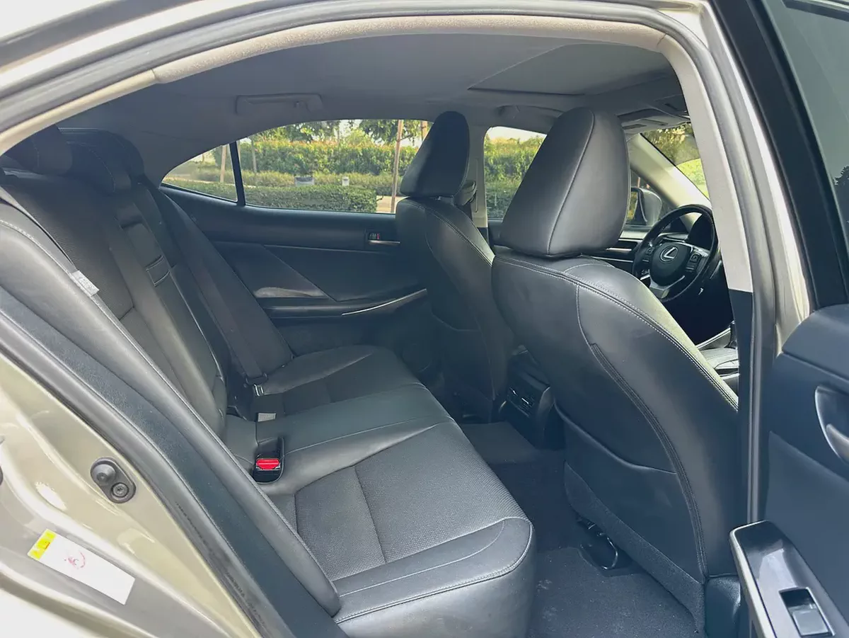 Lexus IS 250 - Premium Sedan - Clean Condition-6-6
