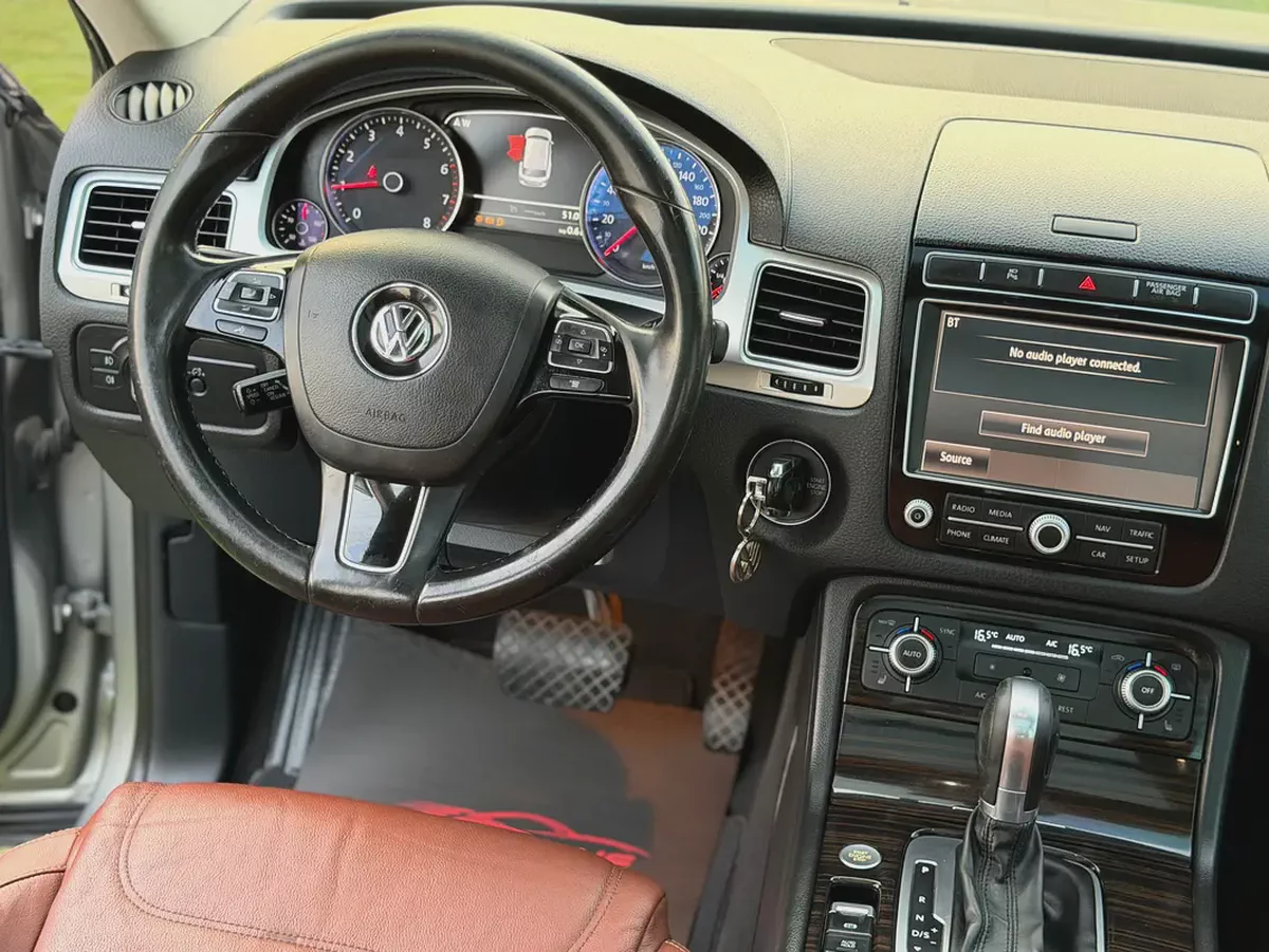 Volkswagen Touareg 2016 GCC Specs - Excellent Condition-12-12