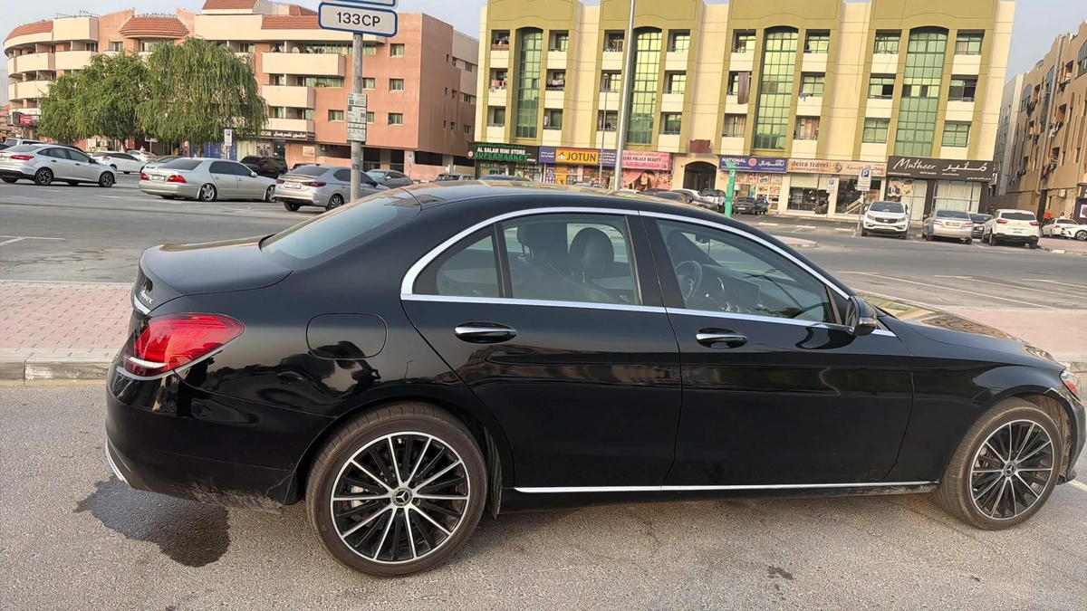 Mercedes-Benz c300 Model 2021 4 matic 72000km low mileage, accident free-2-2