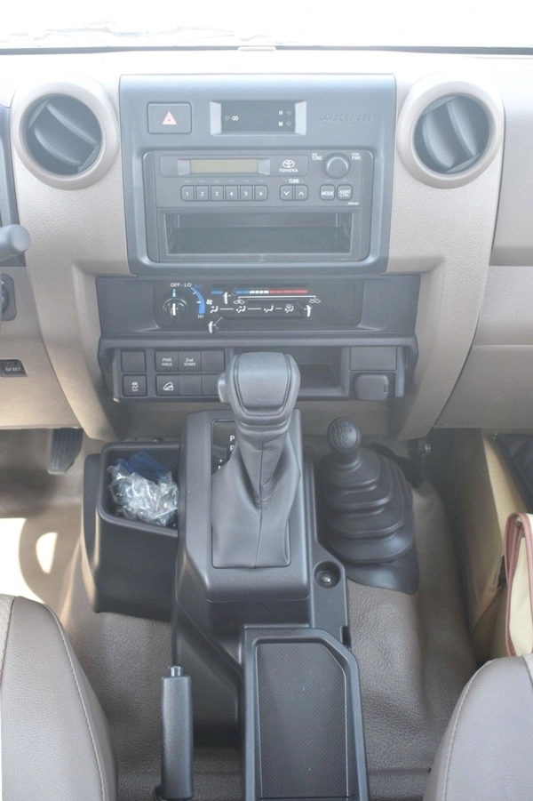 Toyota Land Cruiser Pickup 70