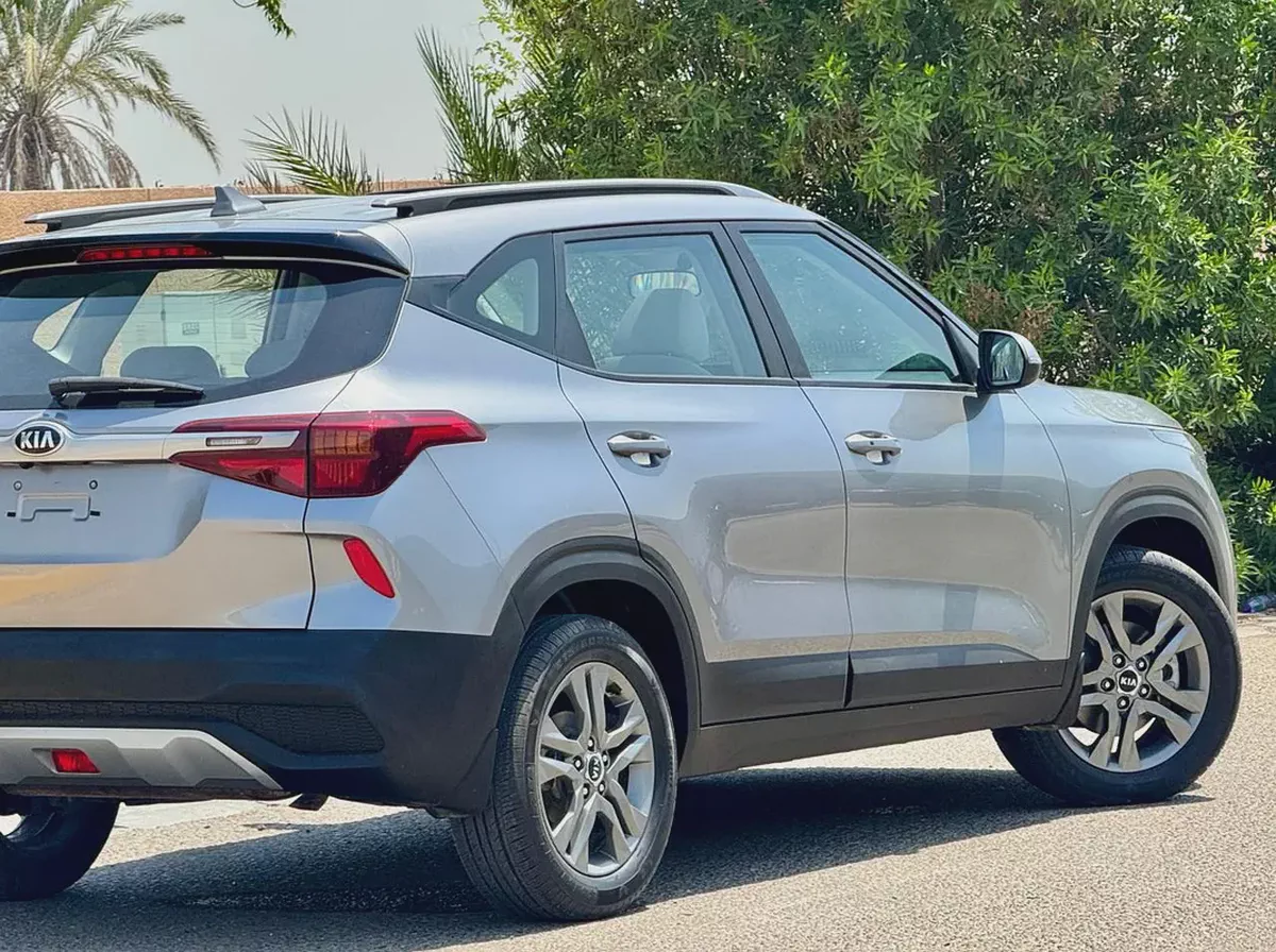 740-Monthly l GCC l Sunroof, Full Option I Accident Free-15-15