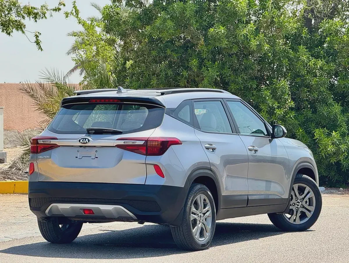 740-Monthly l GCC l Sunroof, Full Option I Accident Free-3-3