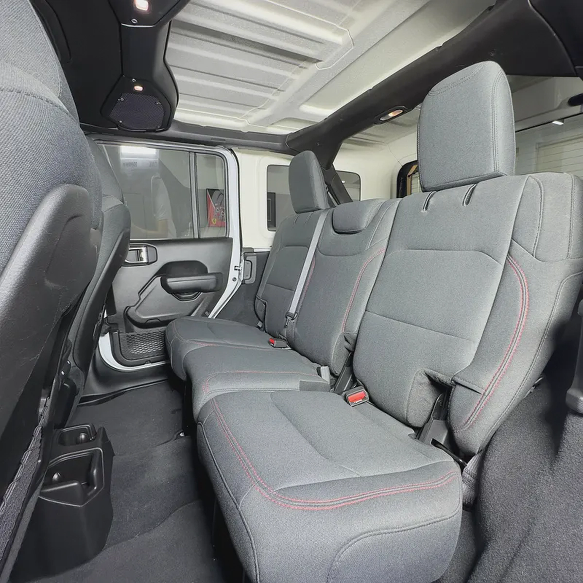 2025 Jeep Wrangler Rubicon V4-8-8