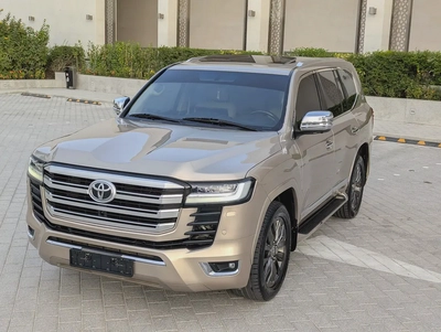 Toyota Land Cruiser 2011 GCC Facelifted To 2025 Premium Condition Daily Use Car Perfect For Family-1