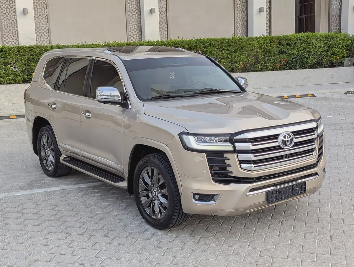Toyota Land Cruiser 2011 GCC Facelifted To 2025 Premium Condition Daily Use Car Perfect For Family