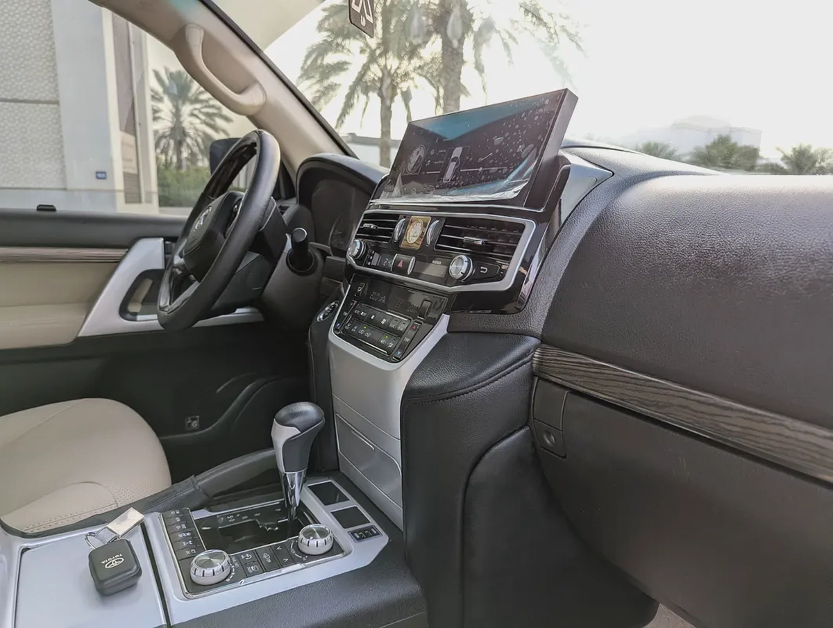 Toyota Land Cruiser 2011 GCC Facelifted To 2025 Premium Condition Daily Use Car Perfect For Family