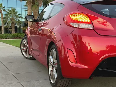 HYUNDAI | VELOSTER | GLS | 1.6L |2016 |GCC | EXCELLENT CONDITION-4