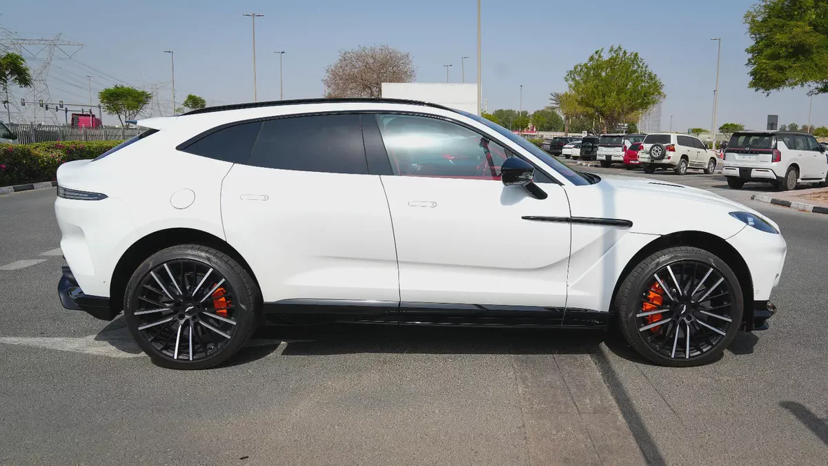 ASTON MARTIN DBX 707 2023!! JAPANESE SPECS-18-18