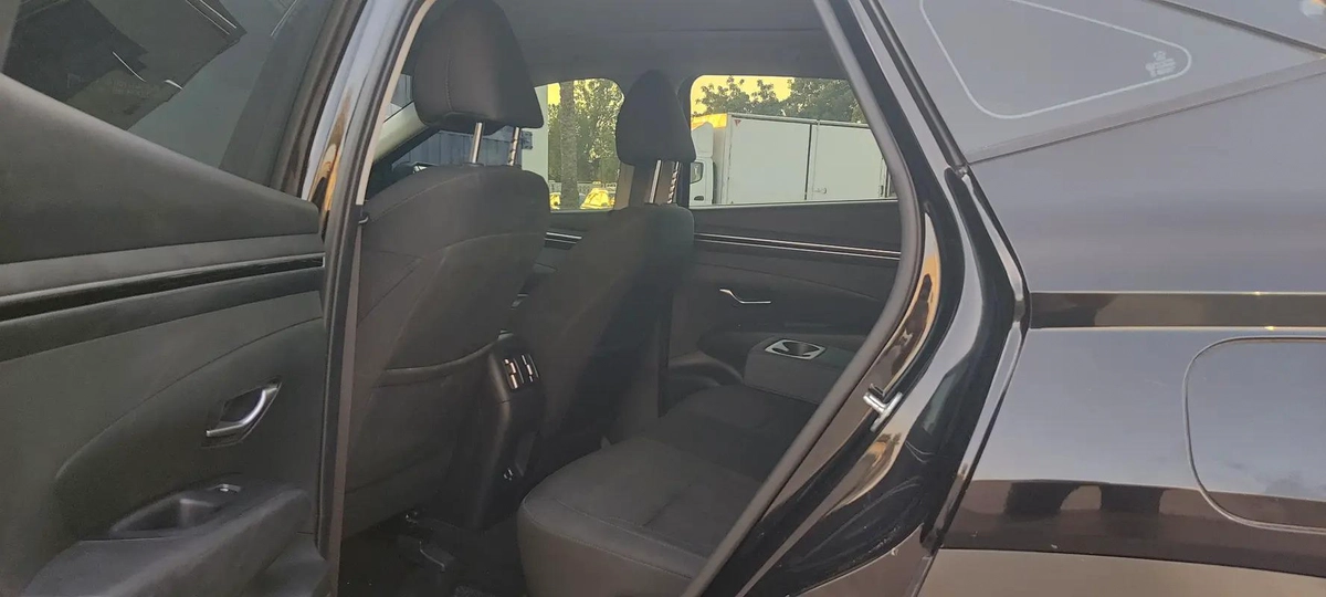 Hyundai Tucson Comfort Plus 1.6L 4-cylinder 2022 - GCC Specs - Excellent Condition-8-8