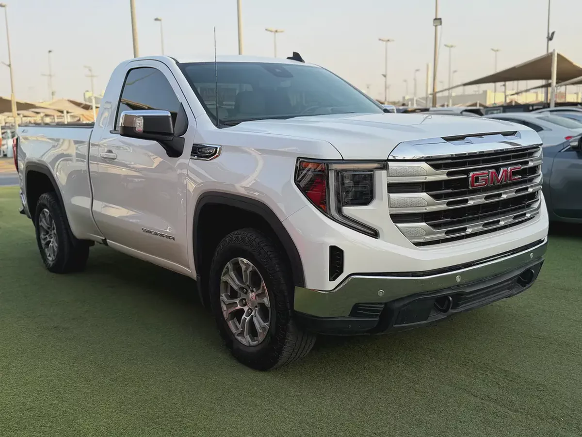 GMC Sierra -SLE -2025 -GCC-FREE ACCIDENT-ORIGINAL PAINT-SERVICE AGENCY-UNDER WARRANTY-1-1