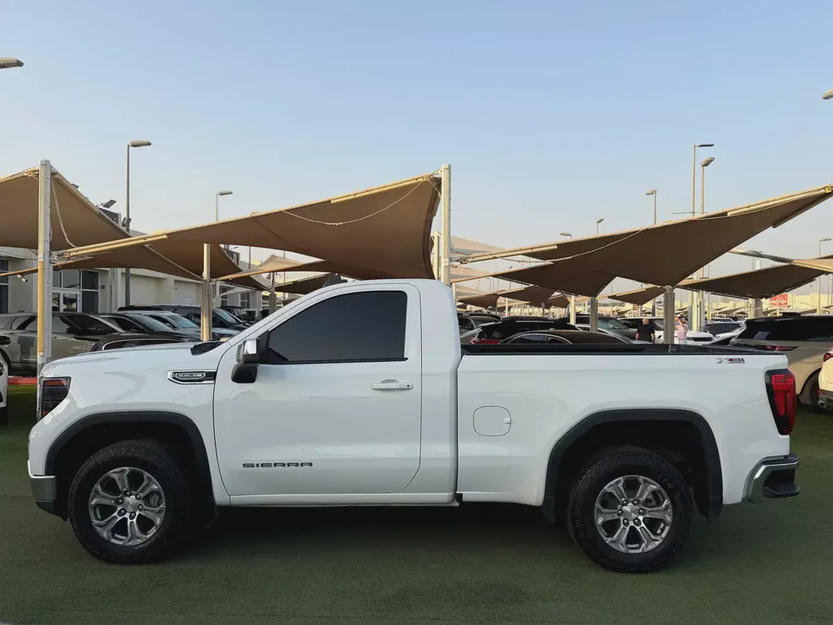 GMC Sierra -SLE -2025 -GCC-FREE ACCIDENT-ORIGINAL PAINT-SERVICE AGENCY-UNDER WARRANTY-3-3