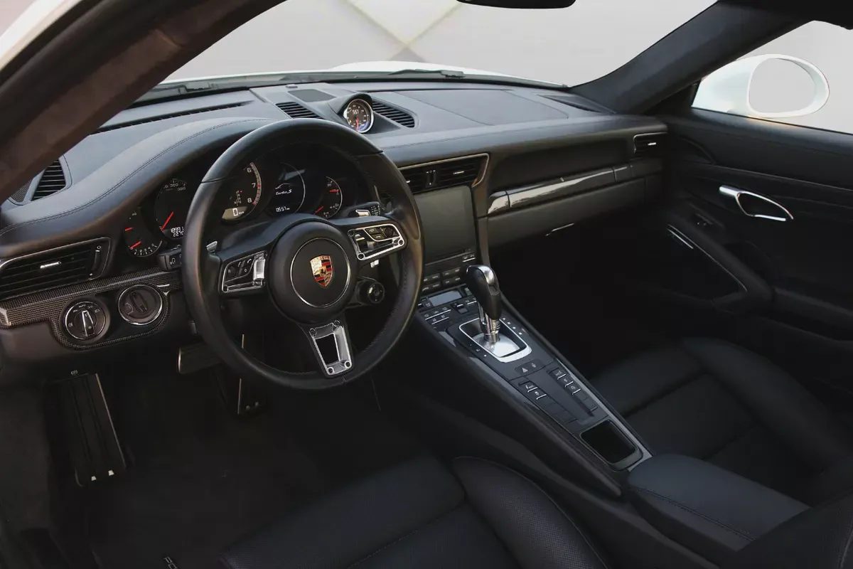 PORSCHE CARERRA 911 TURBO S - 2018 - FULLY SERVICED BY AL NABOODAH -  - FULLY LOADED-8-8