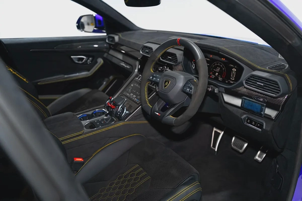 2023 URUS PERFORMANTE RIGHT HAND  | VERY LOW MILEAGE | 60TH ANNIVERSARY EDITION | AKRAPOVIC EXHAUST