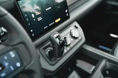 2025 LAND ROVER DEFENDER OCTA EDITION ONE-12