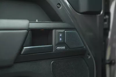 2025 LAND ROVER DEFENDER OCTA EDITION ONE-18
