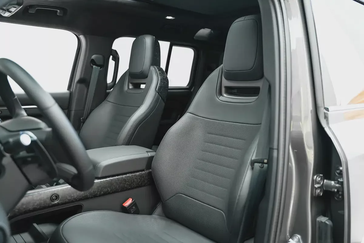 2025 LAND ROVER DEFENDER OCTA EDITION ONE-13-13