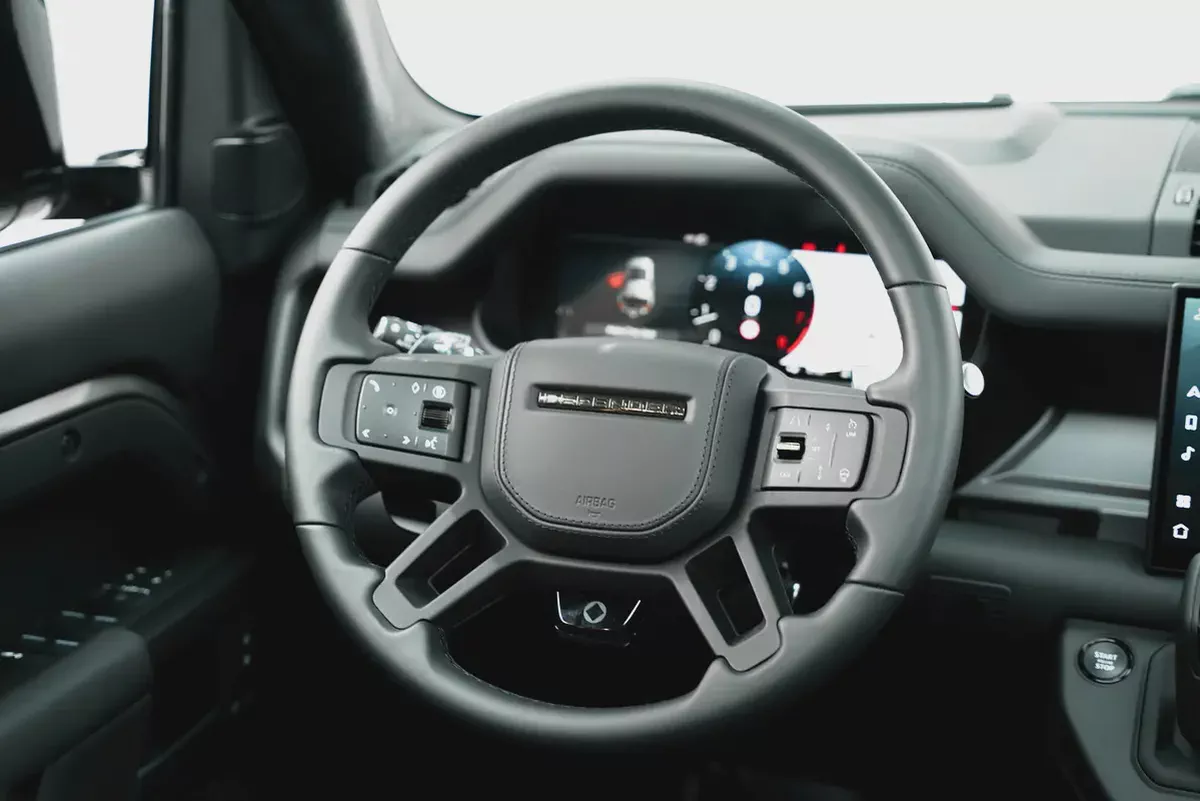 2025 LAND ROVER DEFENDER OCTA EDITION ONE-6-6