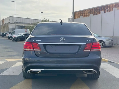Mercedes E300 GCC full option accident free excellent condition-6