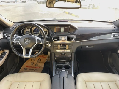 Mercedes E300 GCC full option accident free excellent condition-12
