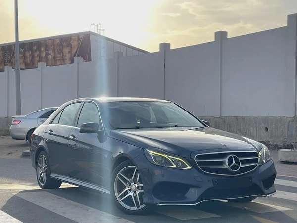 Mercedes E300 GCC full option accident free excellent condition