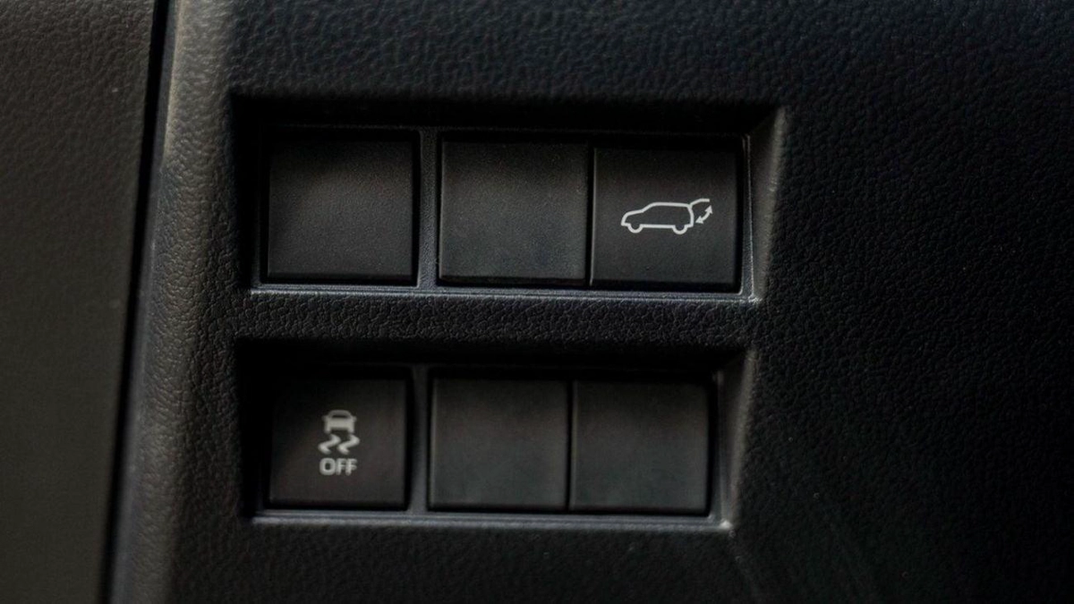 Toyota Land Cruiser GR-S LC300 GR SPORT 3.3D AT MY2023 – BLACK-12-0