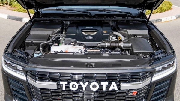 Toyota Land Cruiser GR-S LC300 GR SPORT 3.3D AT MY2023 – BLACK