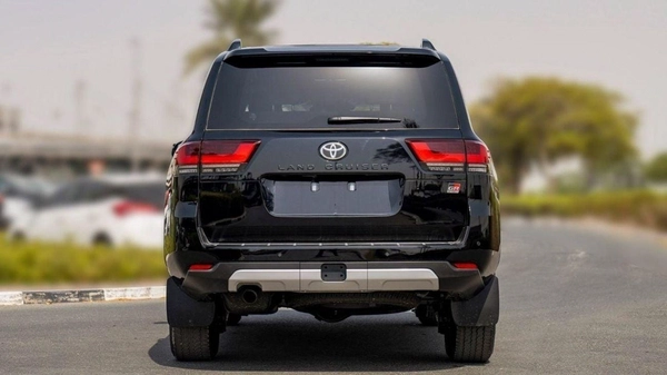 Toyota Land Cruiser GR-S LC300 GR SPORT 3.3D AT MY2023 – BLACK