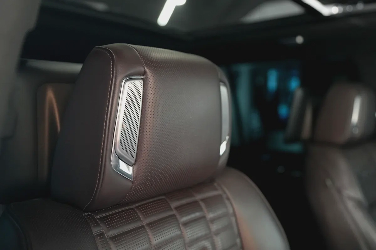 2023 Cadillac Escalade V | GCC Specs | Supercharged V8-11-11