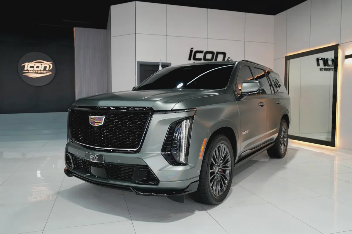 2023 Cadillac Escalade V | GCC Specs | Supercharged V8-2-2