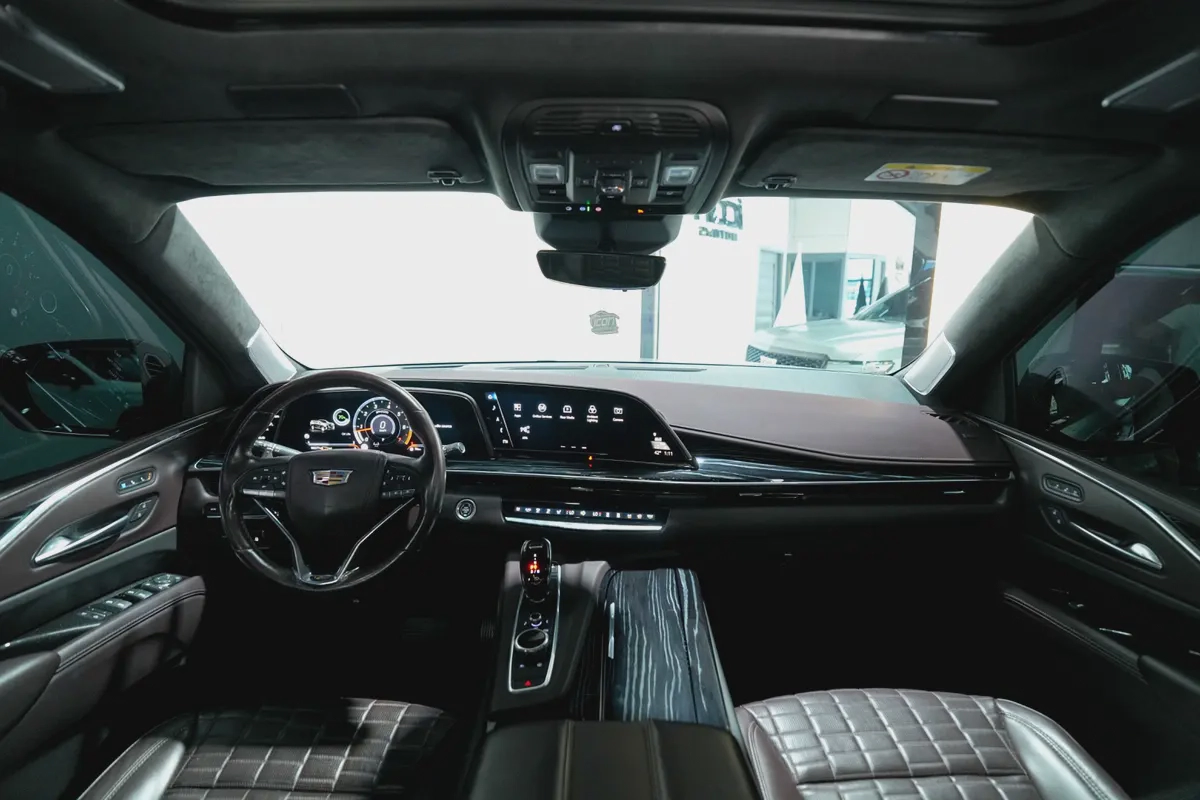 2023 Cadillac Escalade V | GCC Specs | Supercharged V8-8-8
