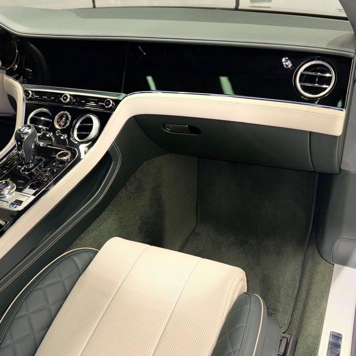 Bentley Continental GT W12 Bentley Continental GT 2021 GCC specs-17-0