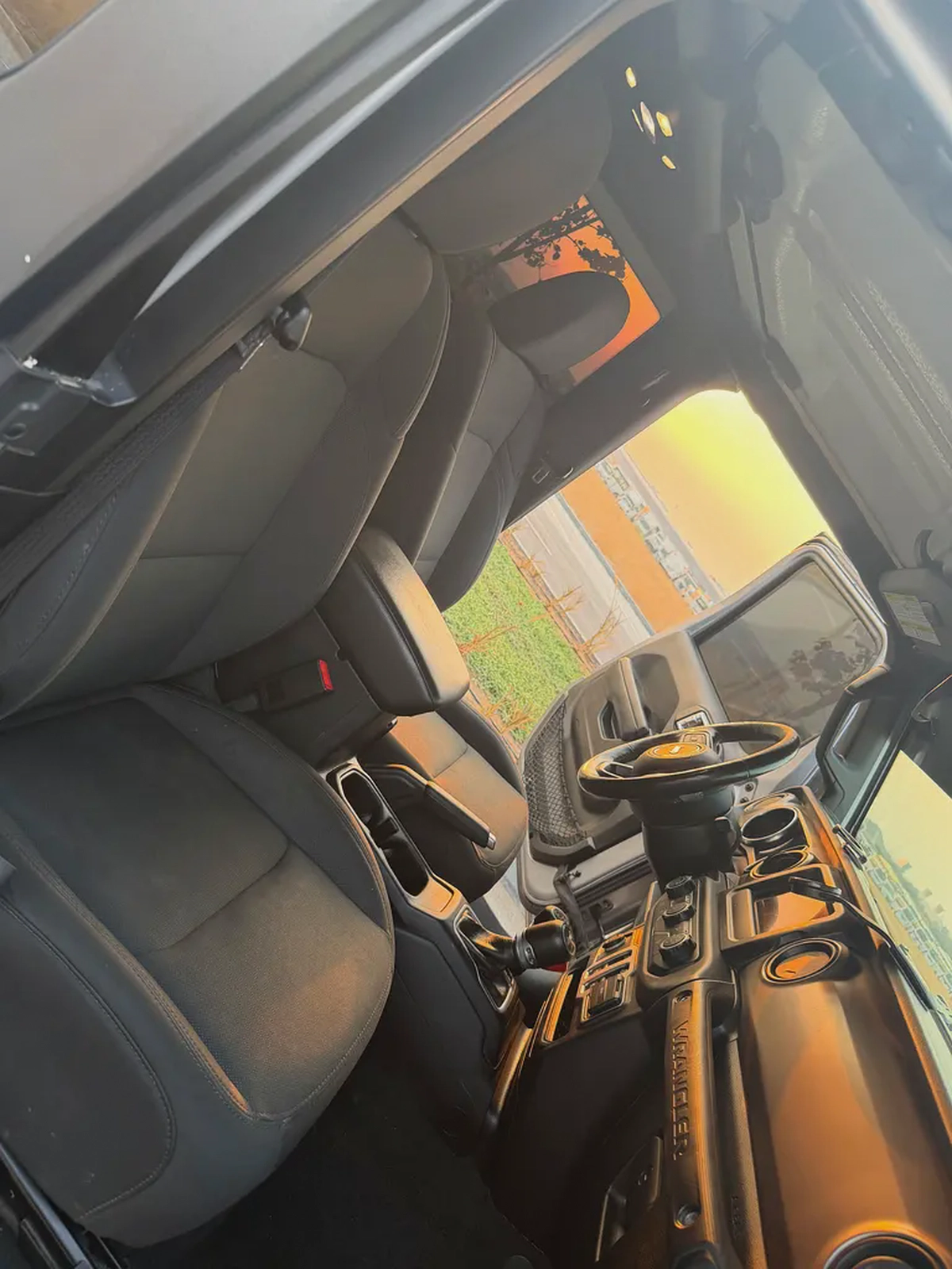 Jeep Wrangler Sport 2019 American Specs-19-19