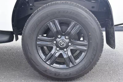 Toyota Hilux SGLX TOYOTA HILUX SR5  4X4 2.7L AT, AUTO AC, DISPLAY & RR-17