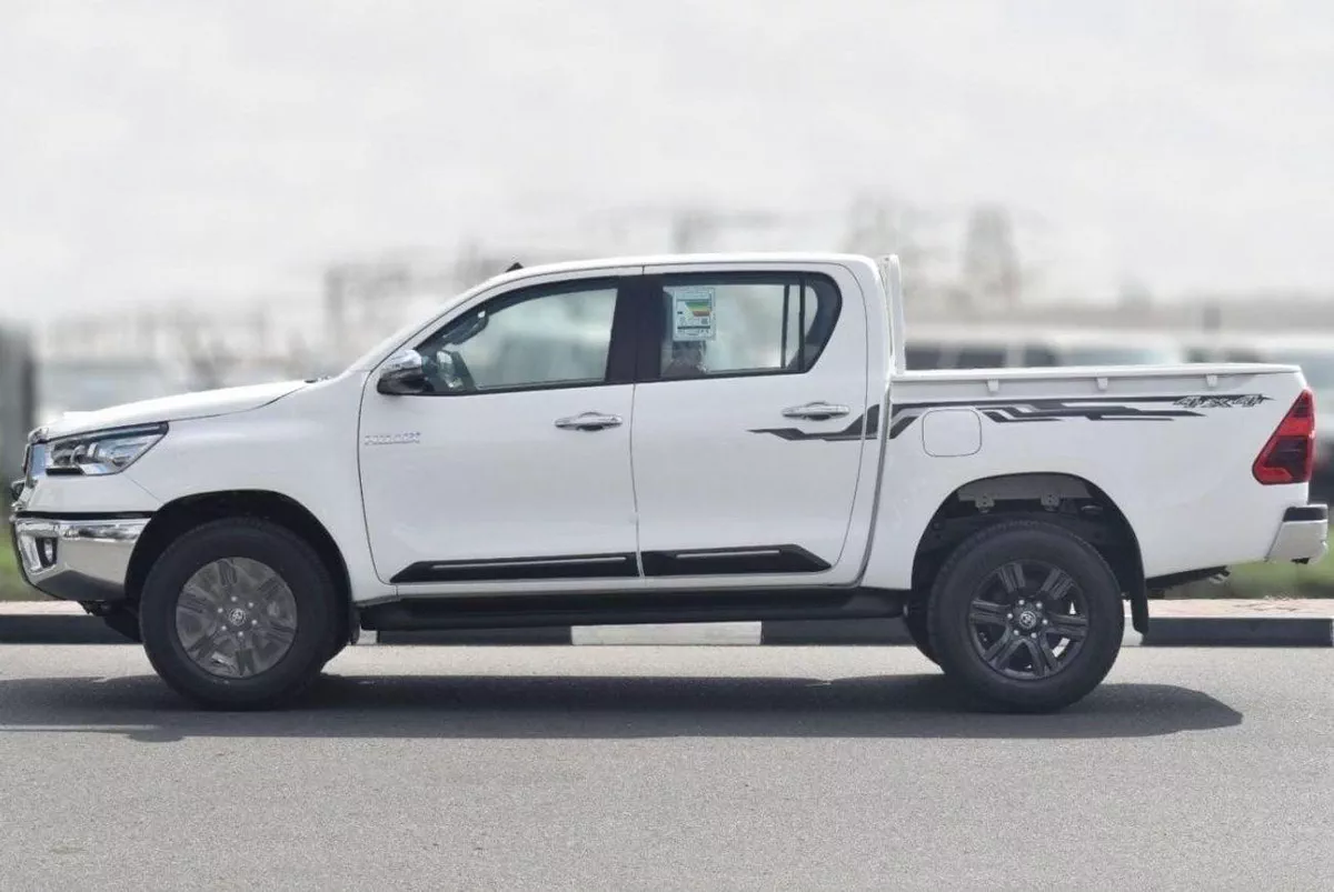 Toyota Hilux SGLX TOYOTA HILUX SR5  4X4 2.7L AT, AUTO AC, DISPLAY & RR-3-0
