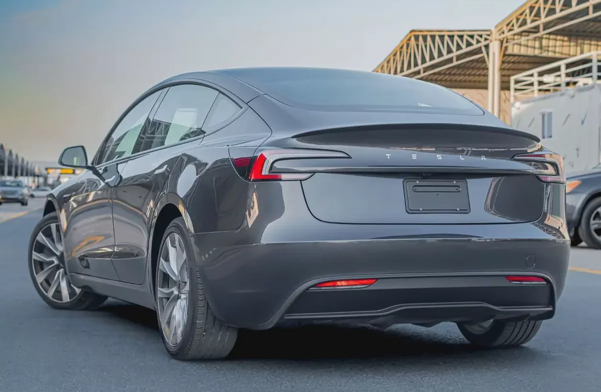 TESLA MODEL 3 2024TESLA-2-2