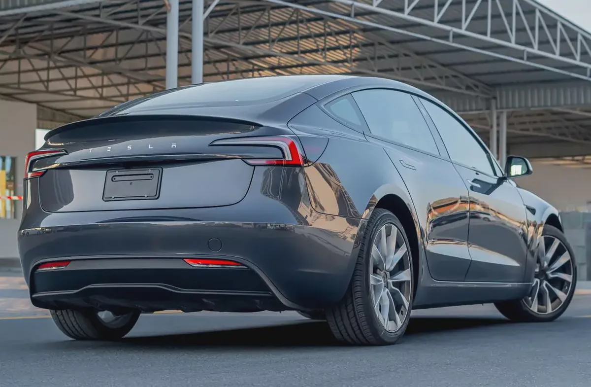 TESLA MODEL 3 2024TESLA-3-3