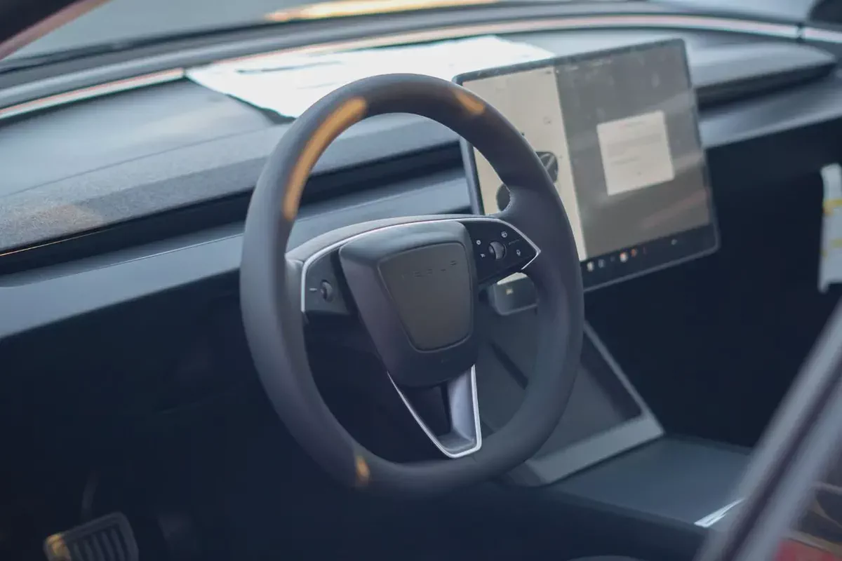 TESLA MODEL 3 2024TESLA-8-8