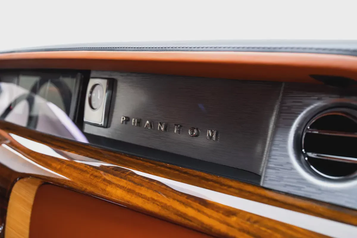 2019 ROLLS ROYCE PHANTOM  GCC | DEALER WARRANTY  SERVICES-16-16