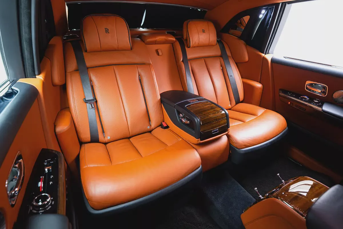 2019 ROLLS ROYCE PHANTOM  GCC | DEALER WARRANTY  SERVICES-17-17