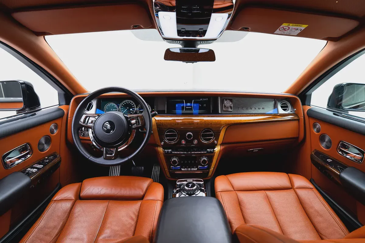 2019 ROLLS ROYCE PHANTOM  GCC | DEALER WARRANTY  SERVICES-18-18