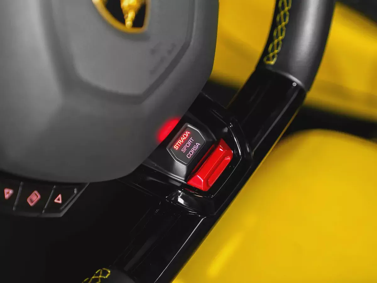 SWAP YOUR CAR for EVO SPYDER - GCC - AKRAPOVIČ EXHAUST - BICOLOR SPORTIVO-9-9