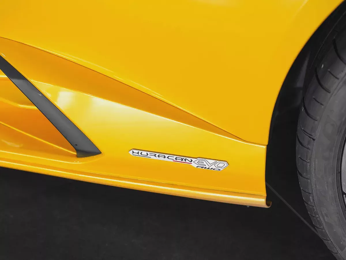 SWAP YOUR CAR for EVO SPYDER - GCC - AKRAPOVIČ EXHAUST - BICOLOR SPORTIVO-17-17